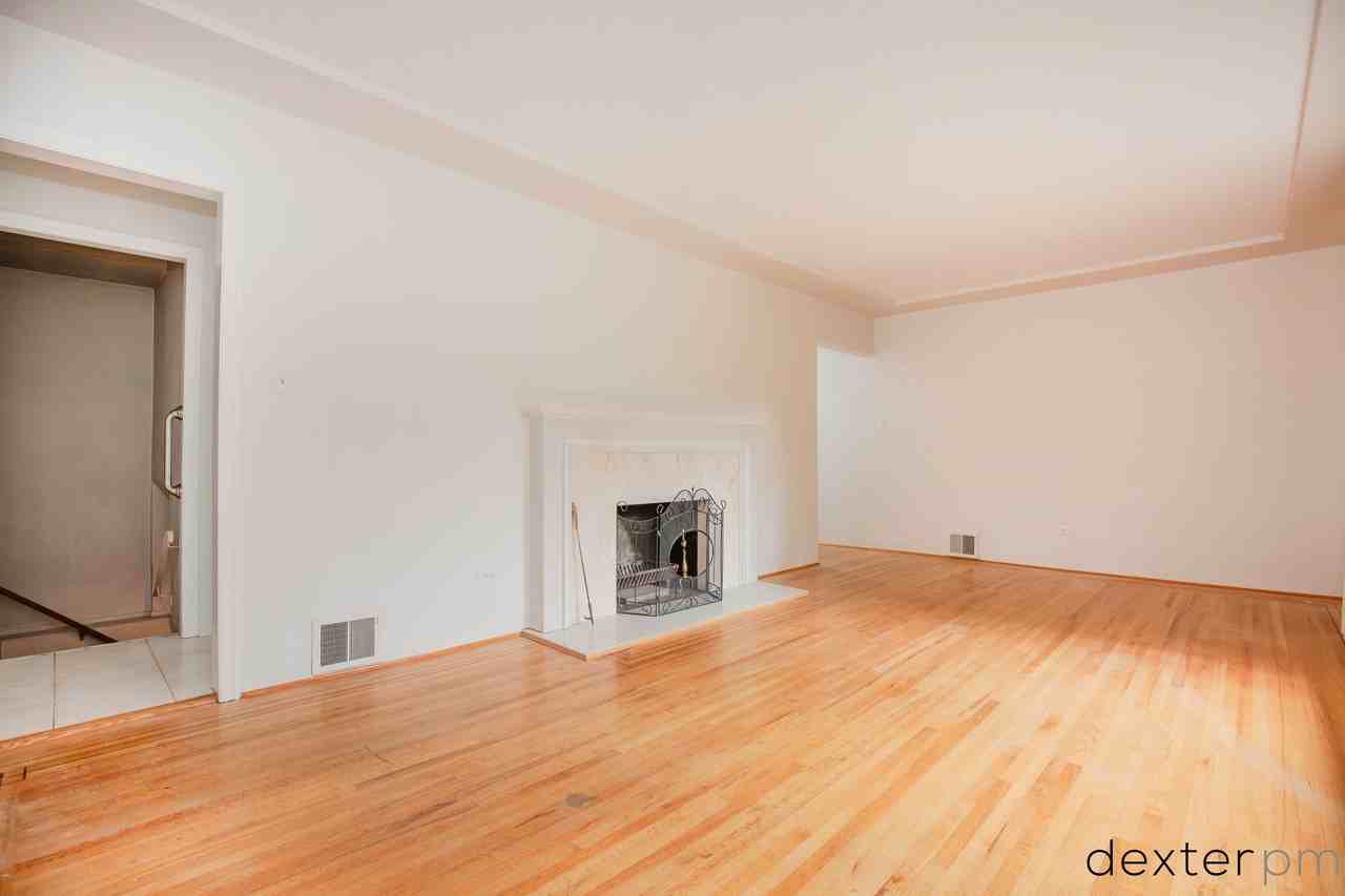 1041 Ridgewood Drive - Photo 3 of 19