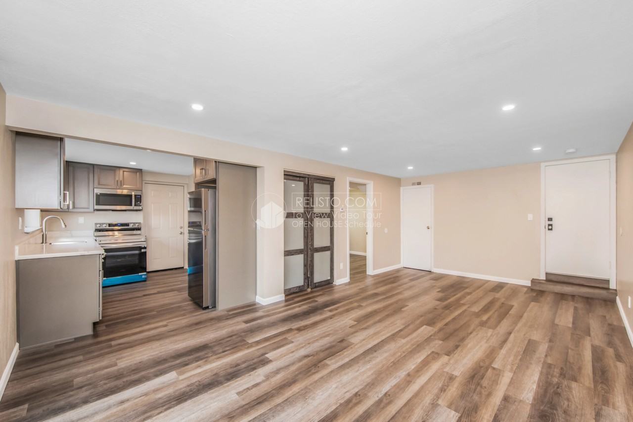 1379 Southgate Ave - Photo 2 of 15