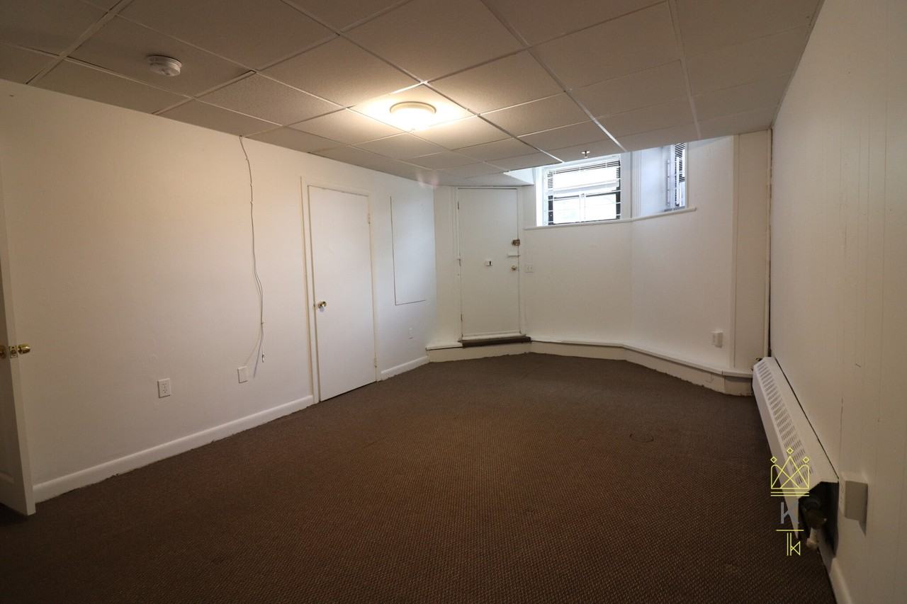 409 Huntington Ave #B1 - Photo 3 of 17