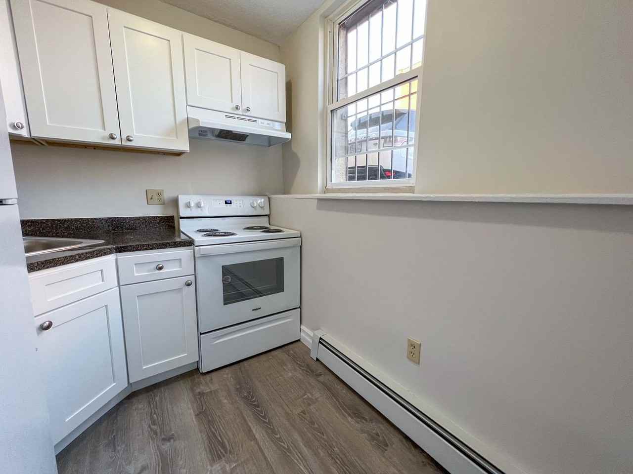 322 Hudson St / Luca Investments LLC - Photo 2 of 28