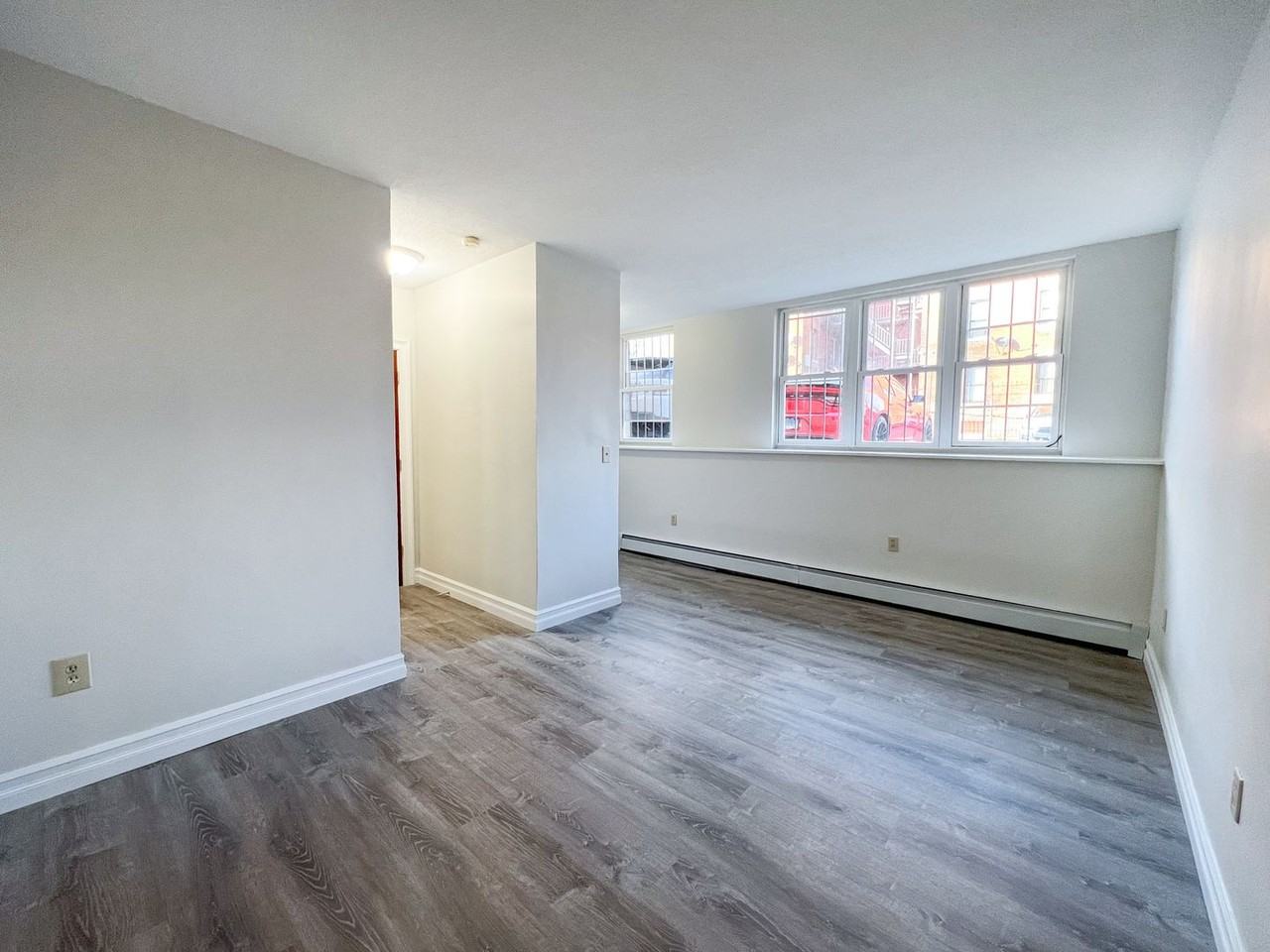 322 Hudson St / Luca Investments LLC - Photo 4 of 28