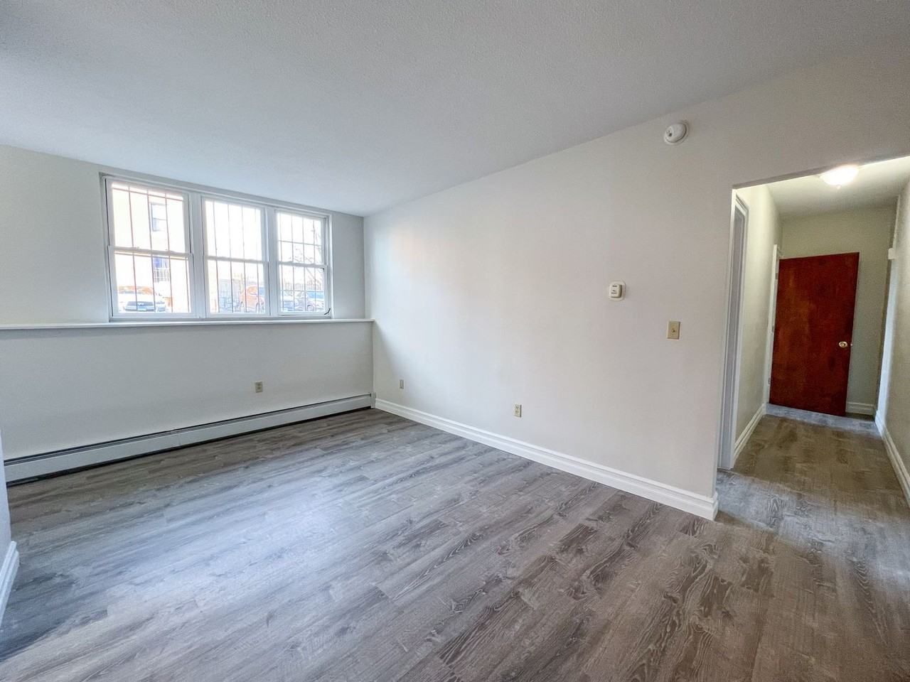322 Hudson St / Luca Investments LLC - Photo 5 of 28
