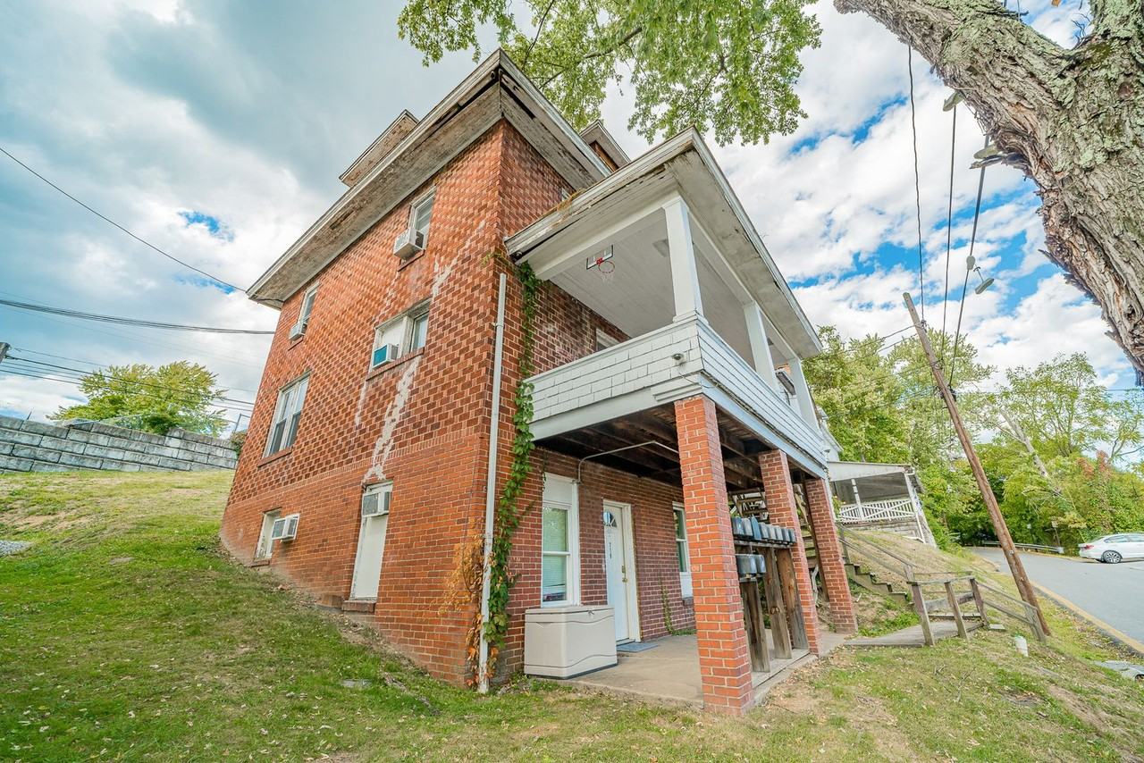 719/721/723 Naomi St - Photo 3 of 39