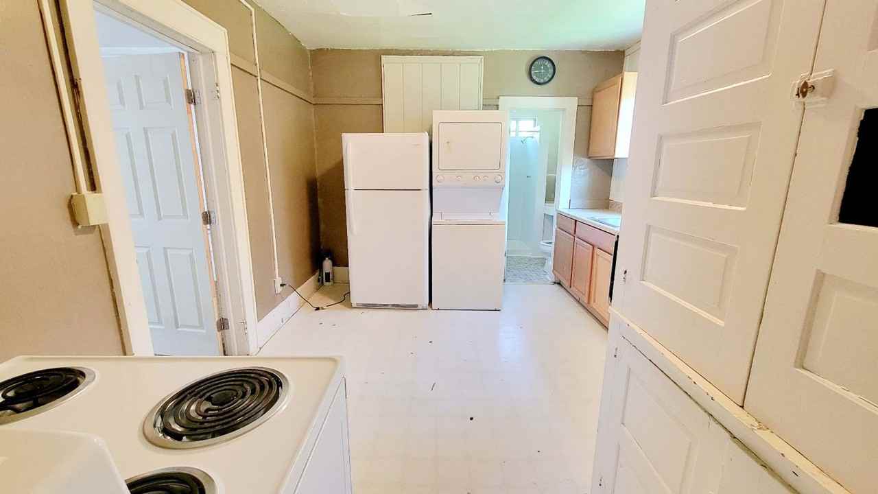 719/721/723 Naomi St - Photo 5 of 39