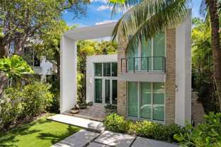 335 W 46th St - Photo 1 of 1