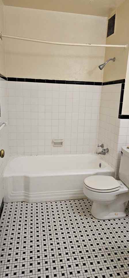 LAGARDE APARTMENTS - Photo 2 of 7