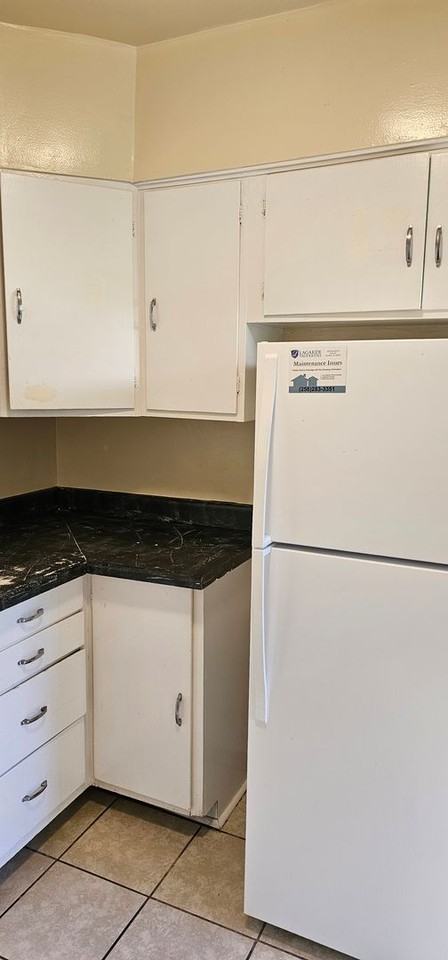 LAGARDE APARTMENTS - Photo 6 of 7