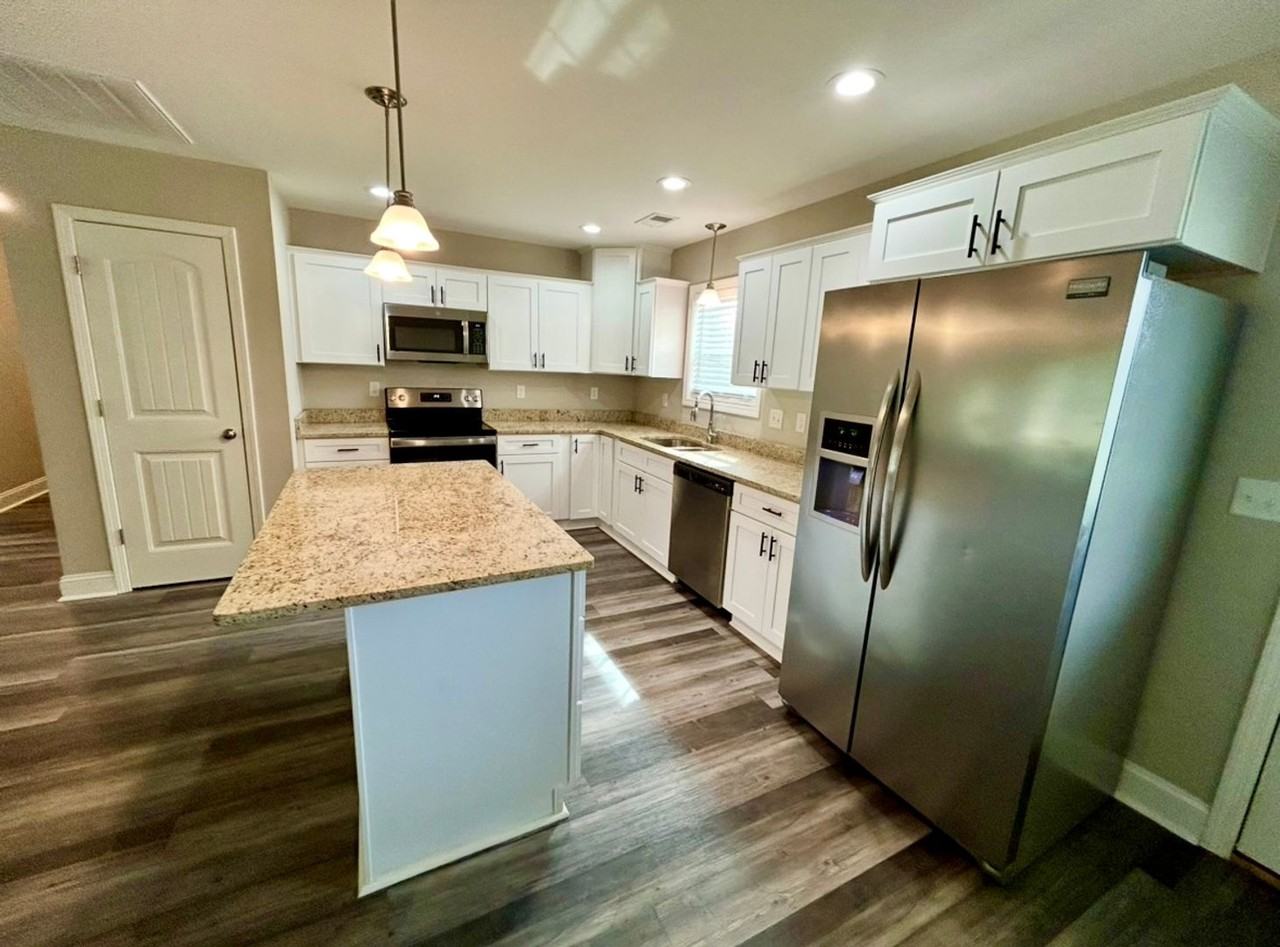 112 Elmwood Ave - Photo 3 of 11