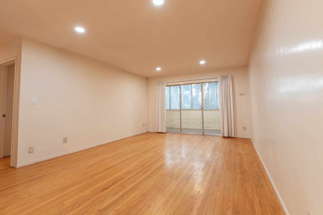 1540 Jackson St #104 - Photo 4 of 14