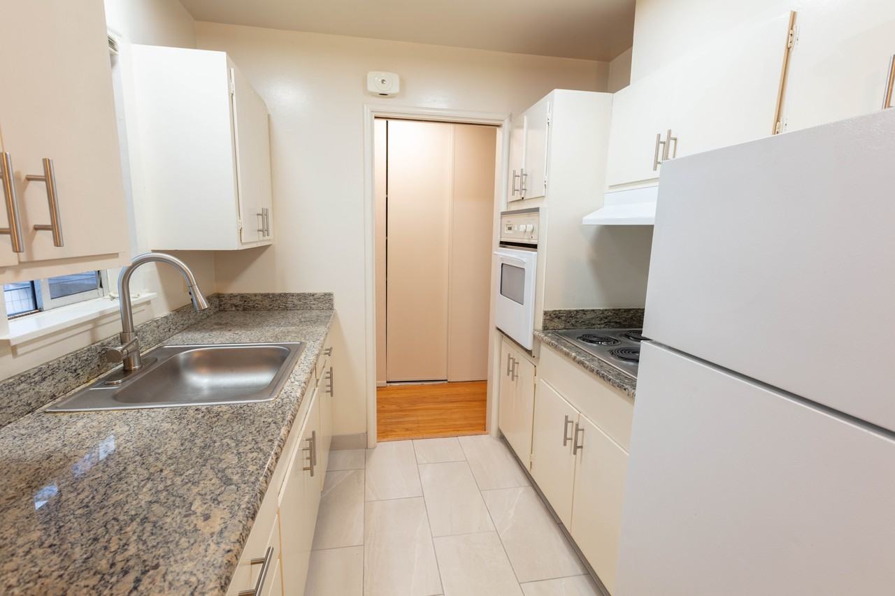 1540 Jackson St #104 - Photo 5 of 14