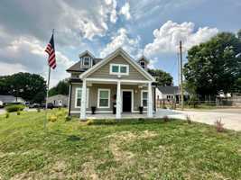featured image of 614 Addison Ave