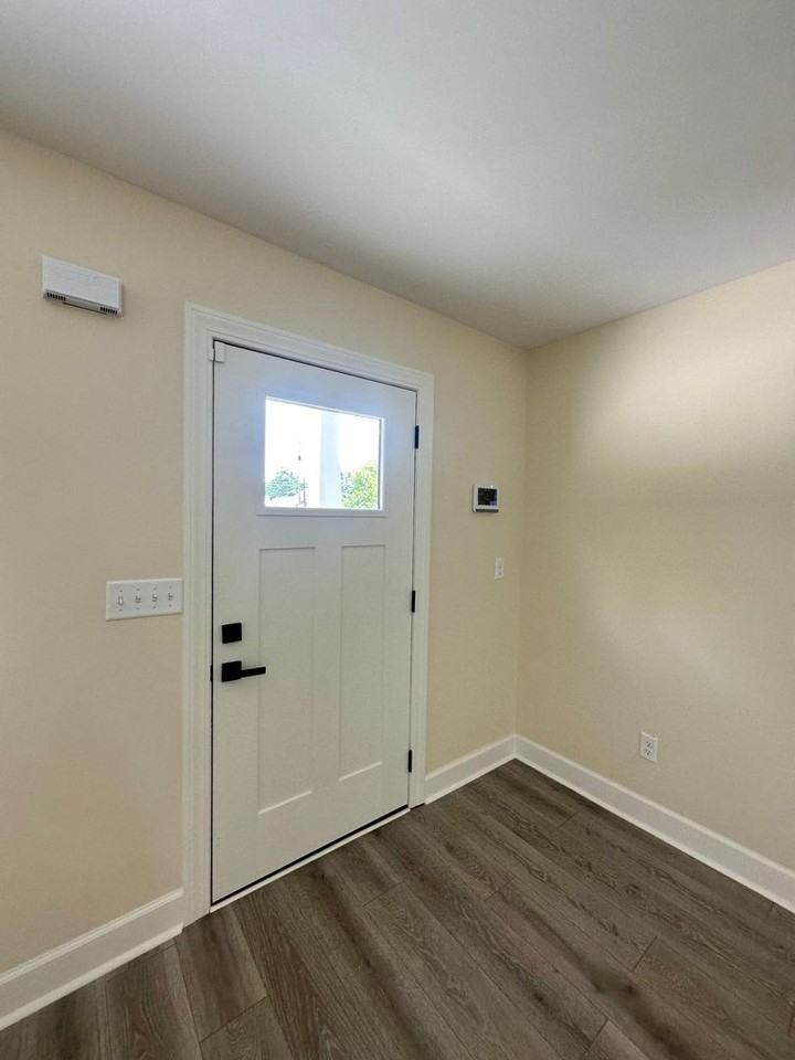 614 Addison Ave - Photo 3 of 33