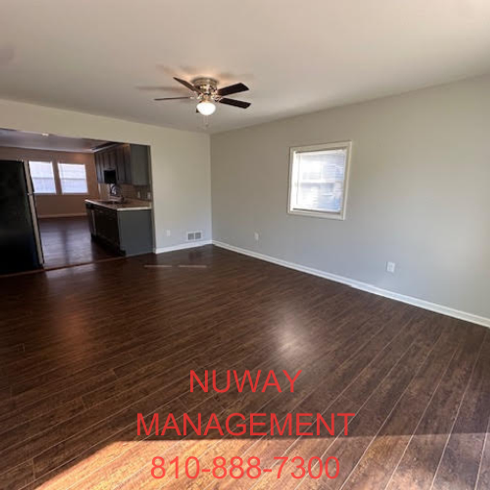 6092 Springdale Blvd - Photo 7 of 15