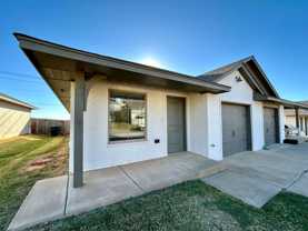11508 N Lincoln Blvd - Photo 1 of 1