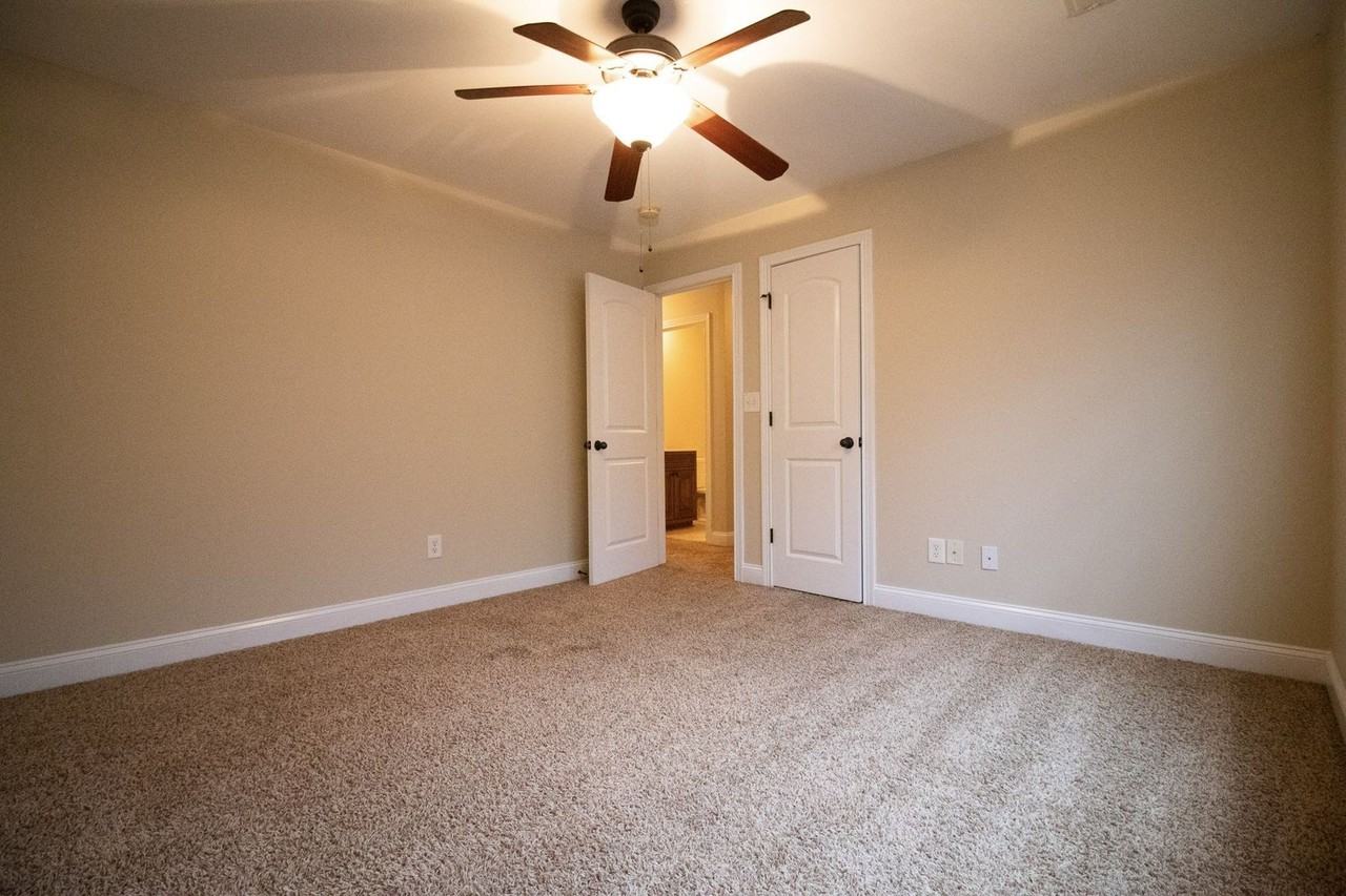 1343 Ambleside Dr - Photo 3 of 44