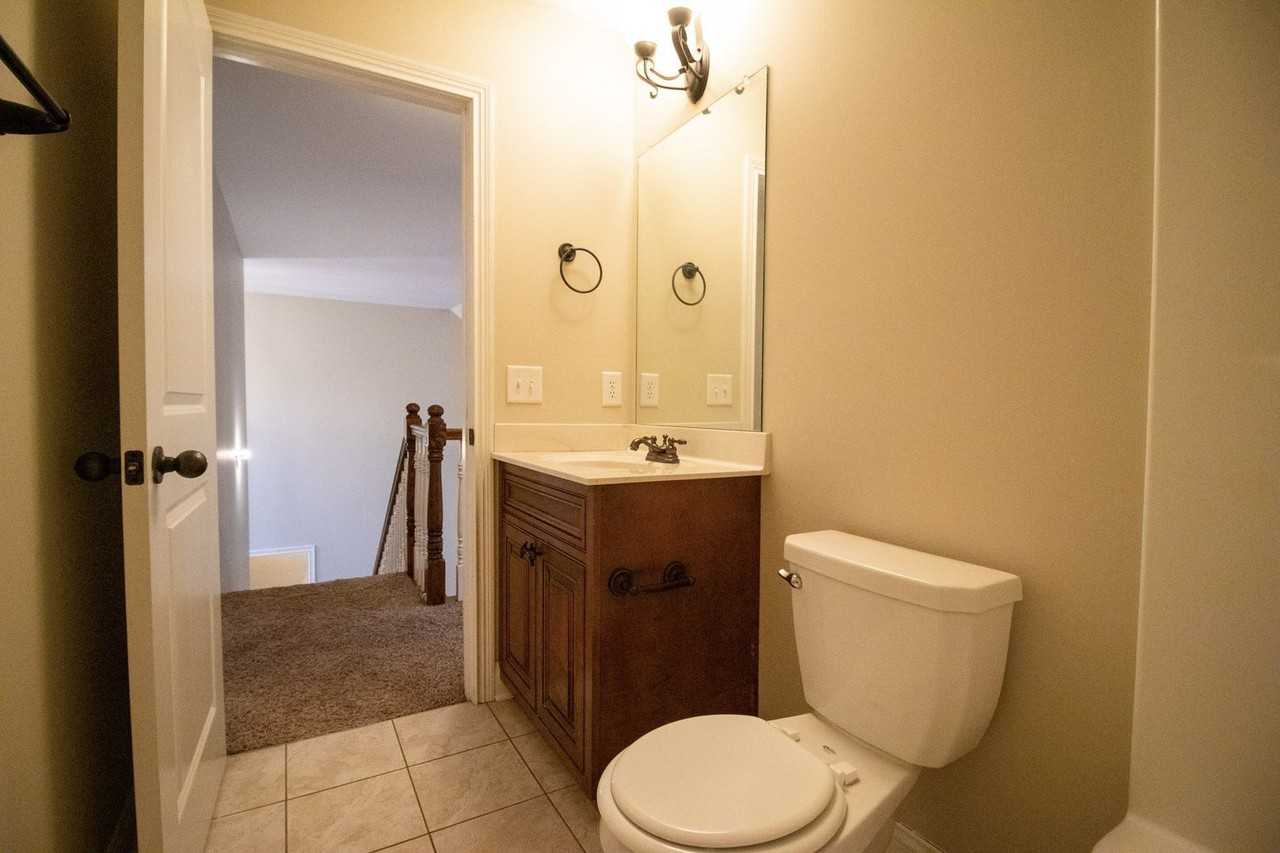 1343 Ambleside Dr - Photo 7 of 44