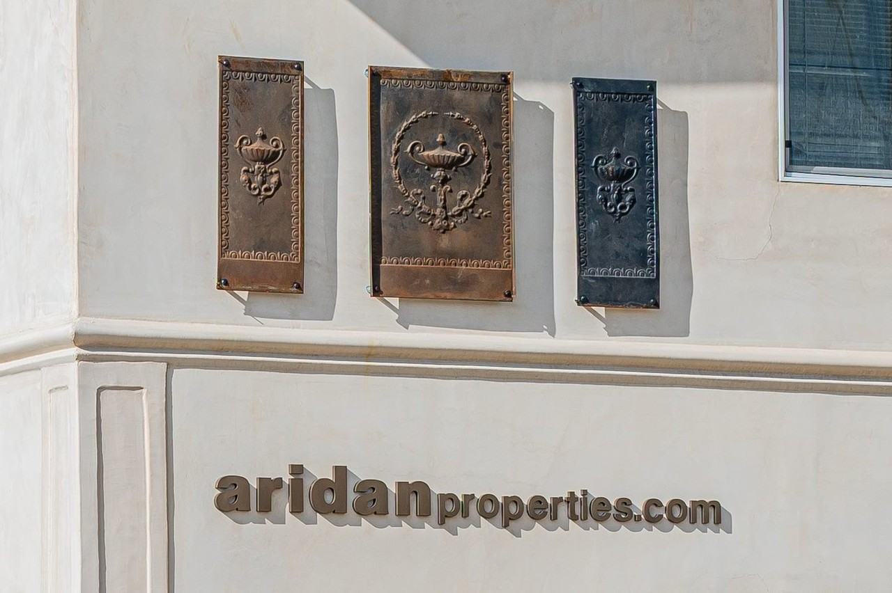 1117 South Cochran Avenue - Photo 5 of 26