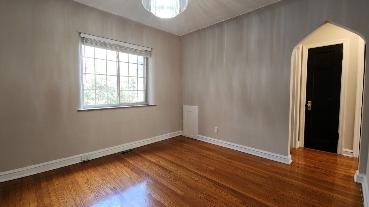 6475 Nottingham - Photo 4 of 18