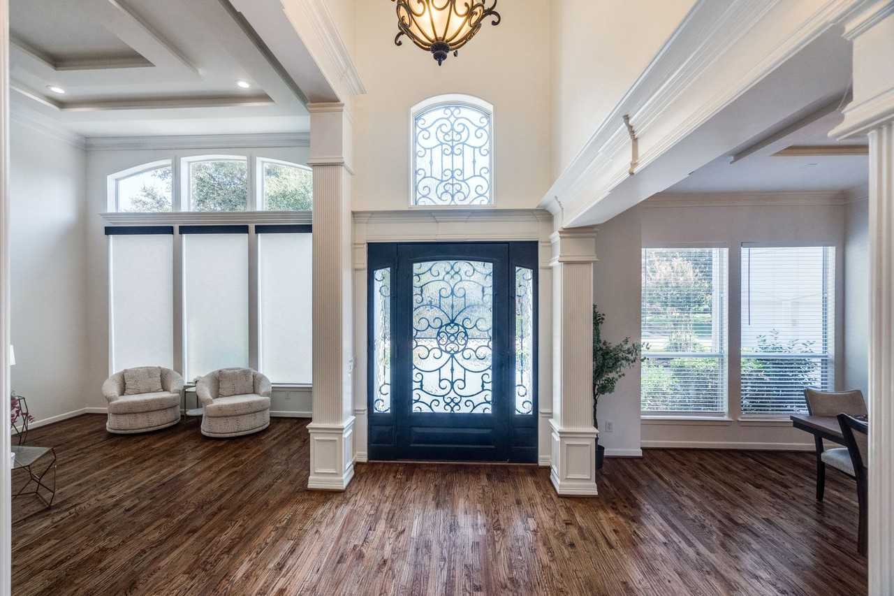 4821 Cypress Pt - Photo 2 of 36