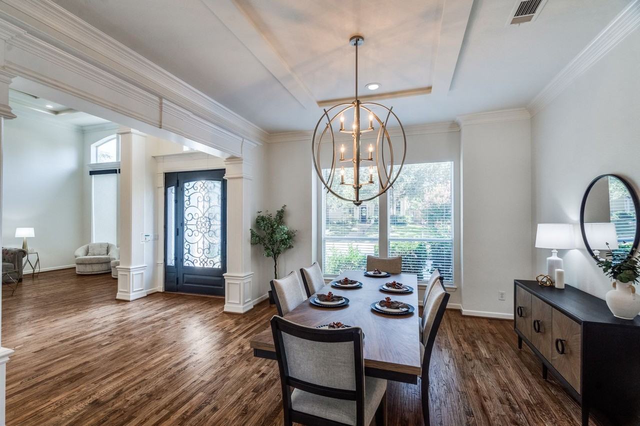 4821 Cypress Pt - Photo 3 of 36