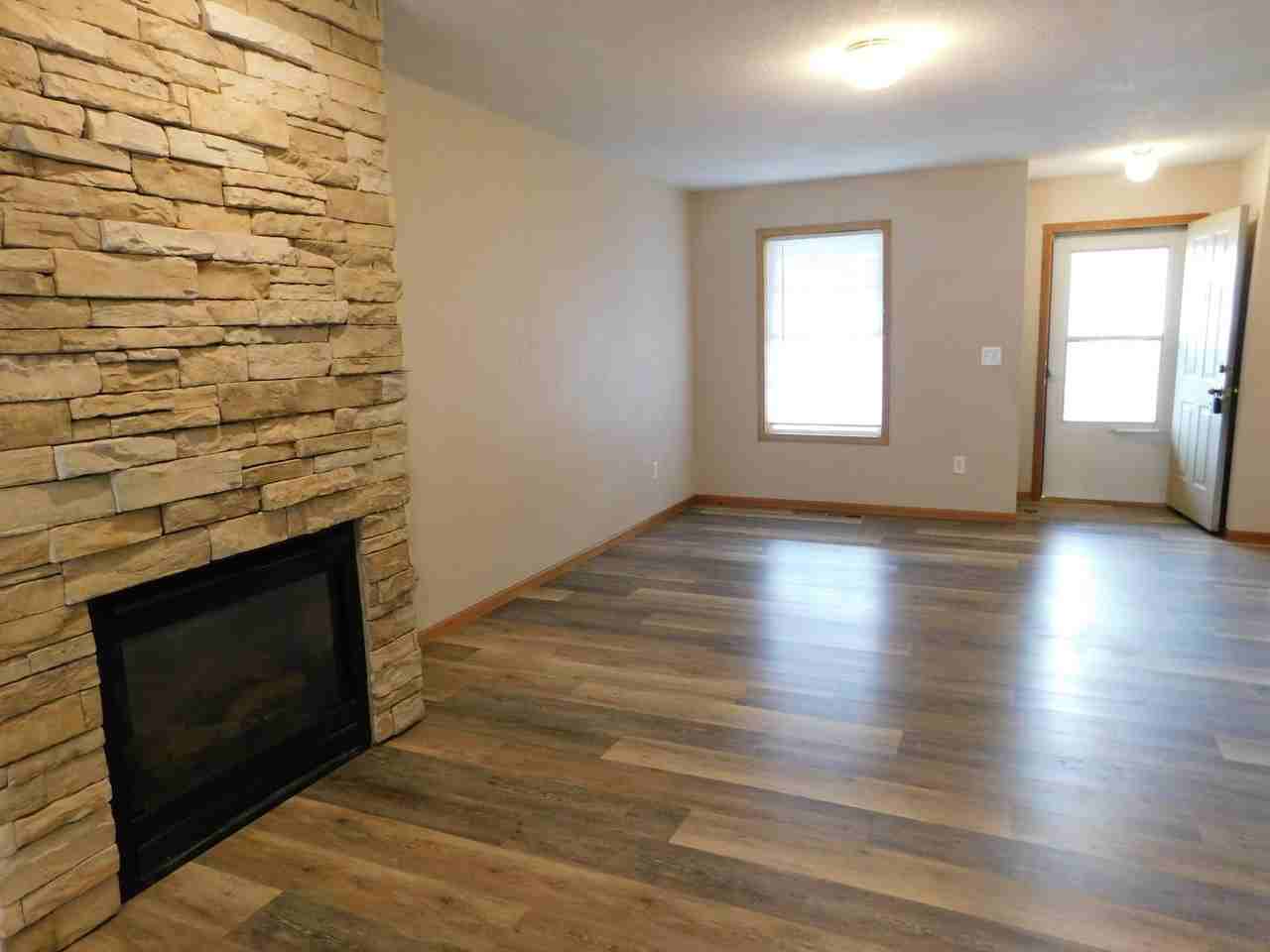 420 W Odell Ct - Photo 3 of 19