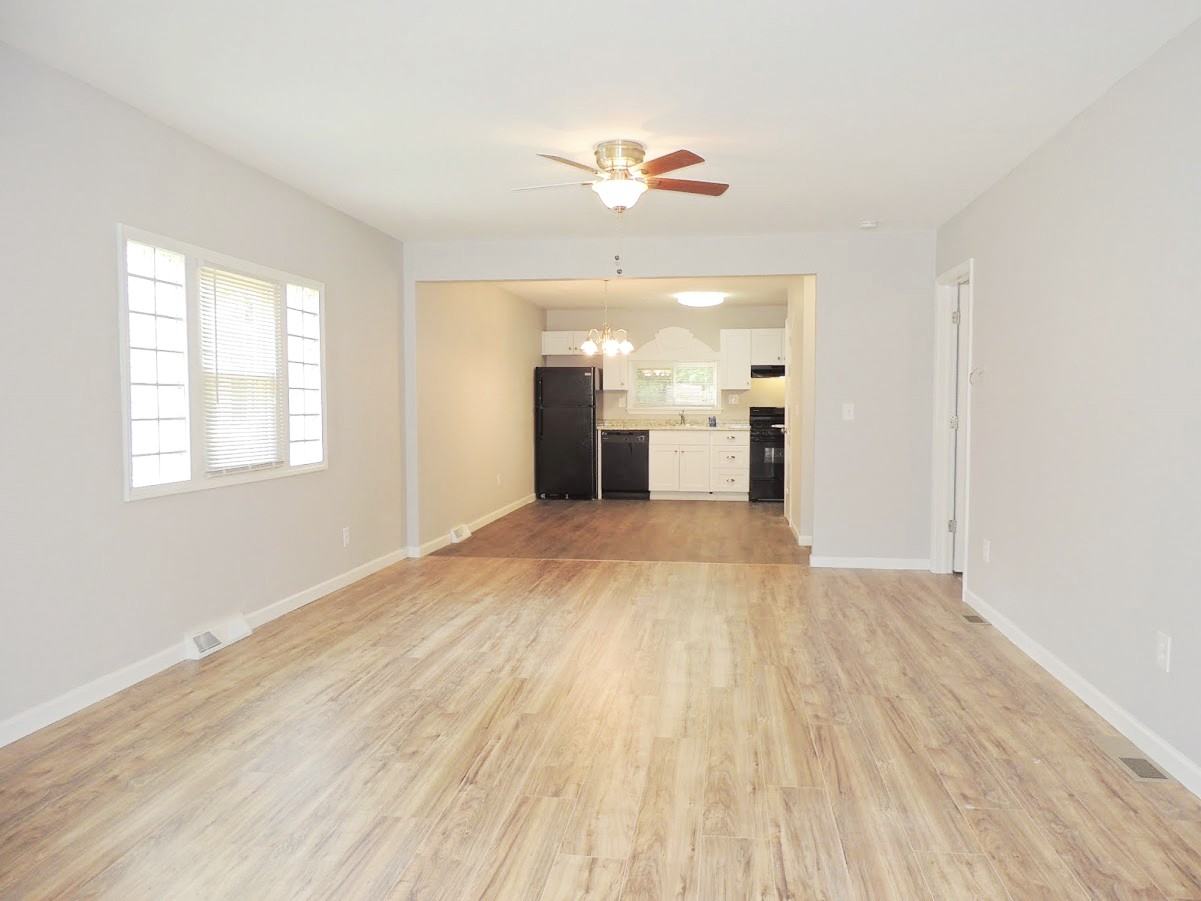 54 Wicklow Dr - Photo 2 of 14