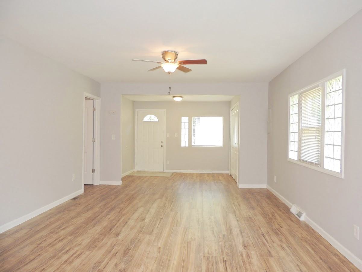 54 Wicklow Dr - Photo 3 of 14
