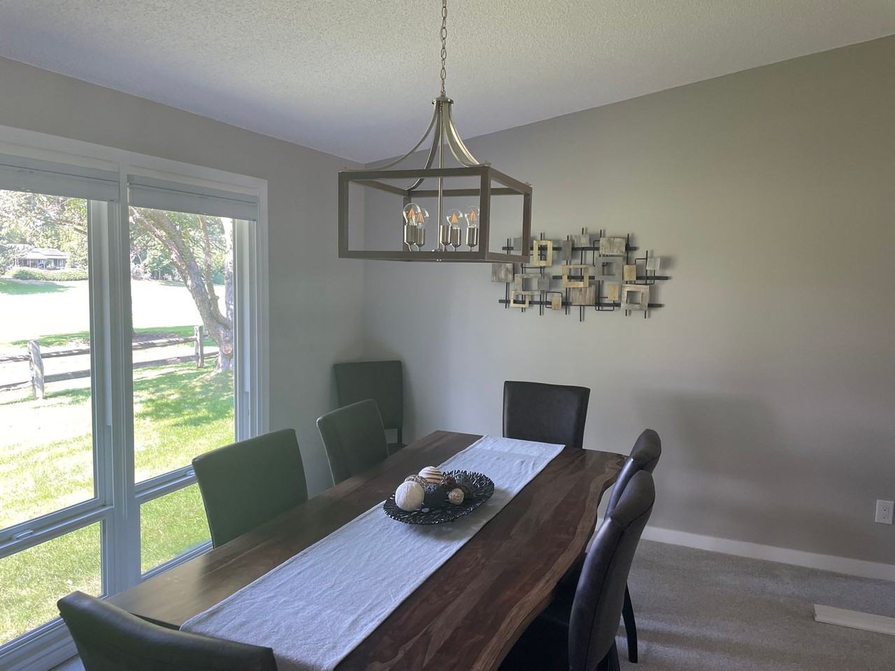 945 E Rio Pinar Ln - Photo 2 of 9