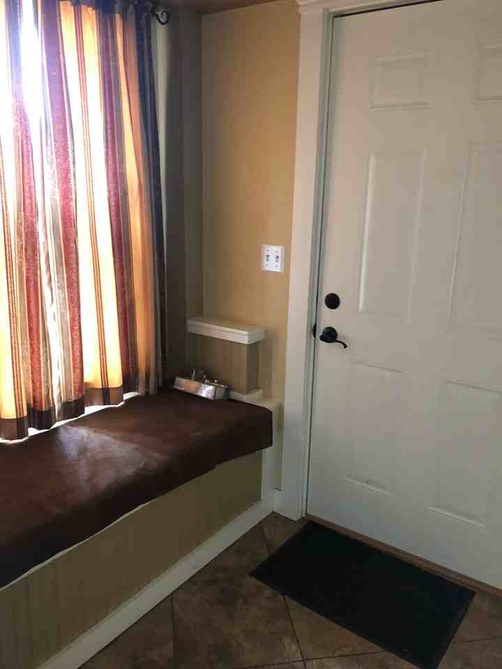 909 E Sweet Ave - Photo 3 of 13