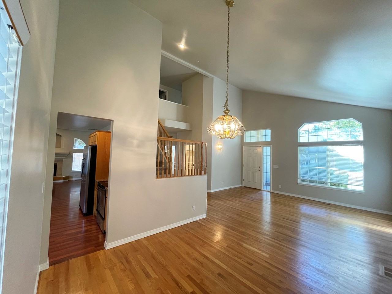 378 S Winthrop Way - Photo 7 of 46