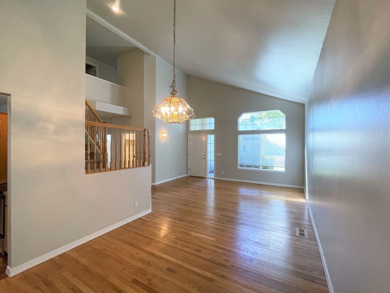 378 S Winthrop Way - Photo 3 of 46