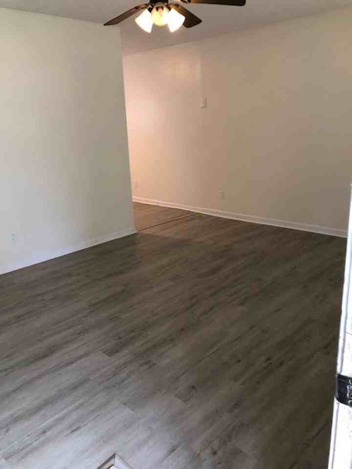 76 Cedar Dr #B - Photo 3 of 10