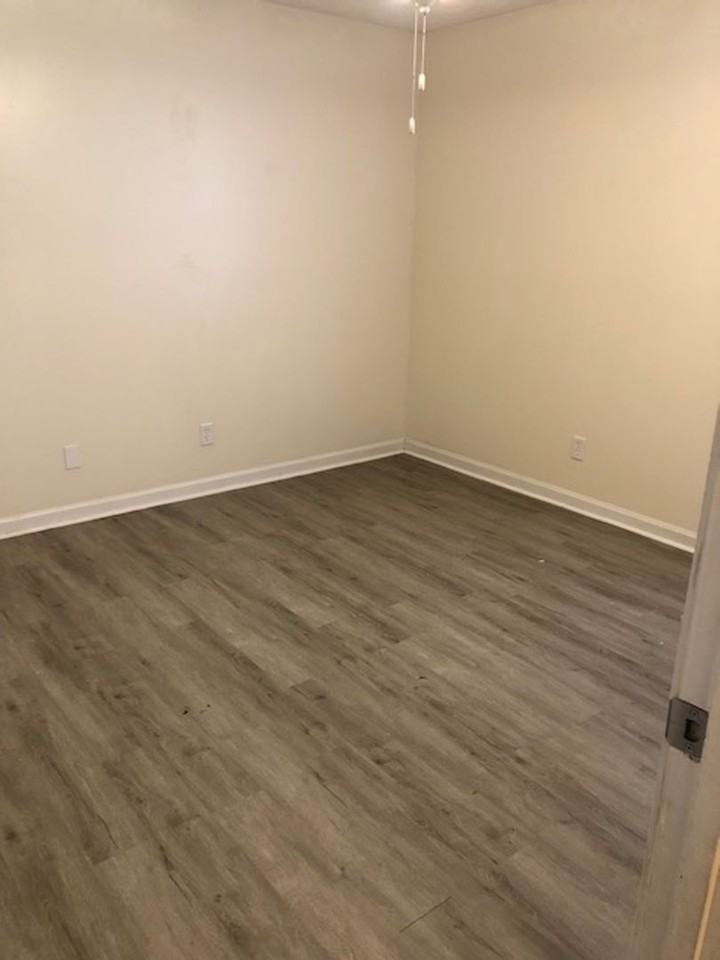 76 Cedar Dr #B - Photo 6 of 10