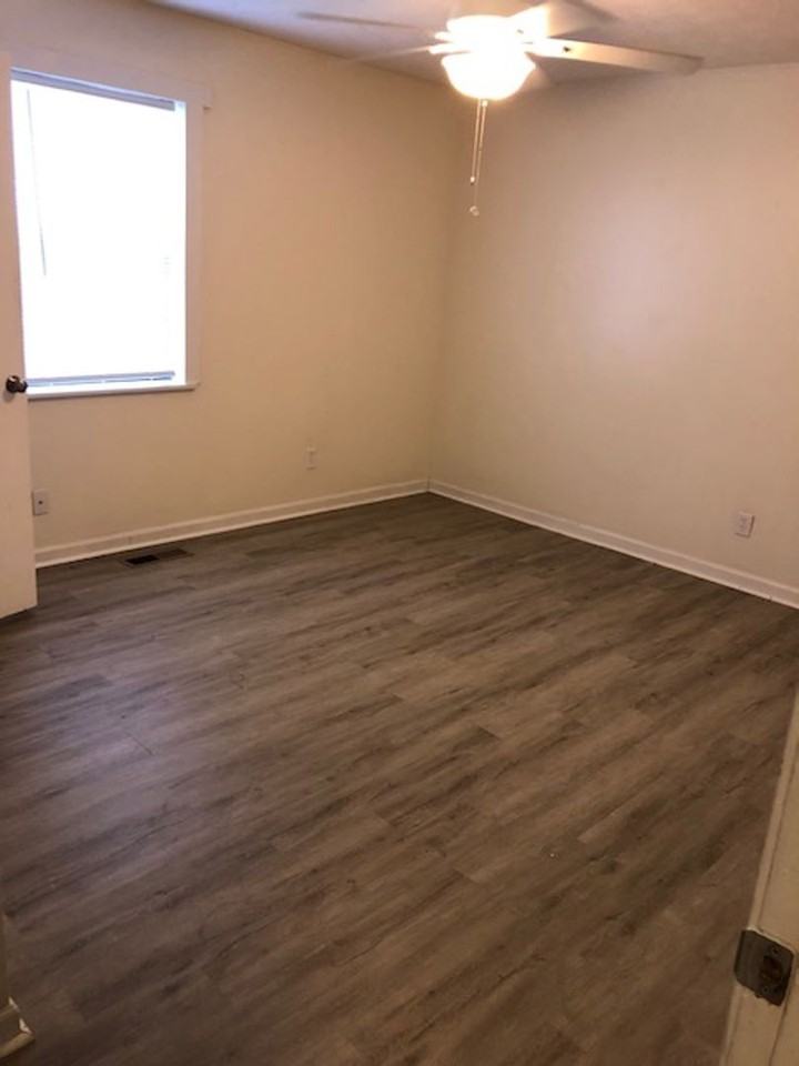 76 Cedar Dr #B - Photo 7 of 10