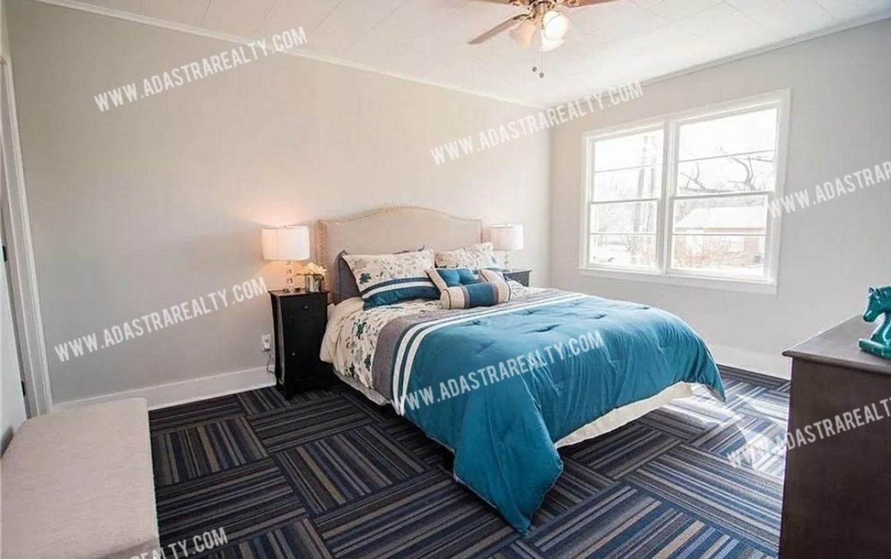 8320 W 77th St - Photo 3 of 13
