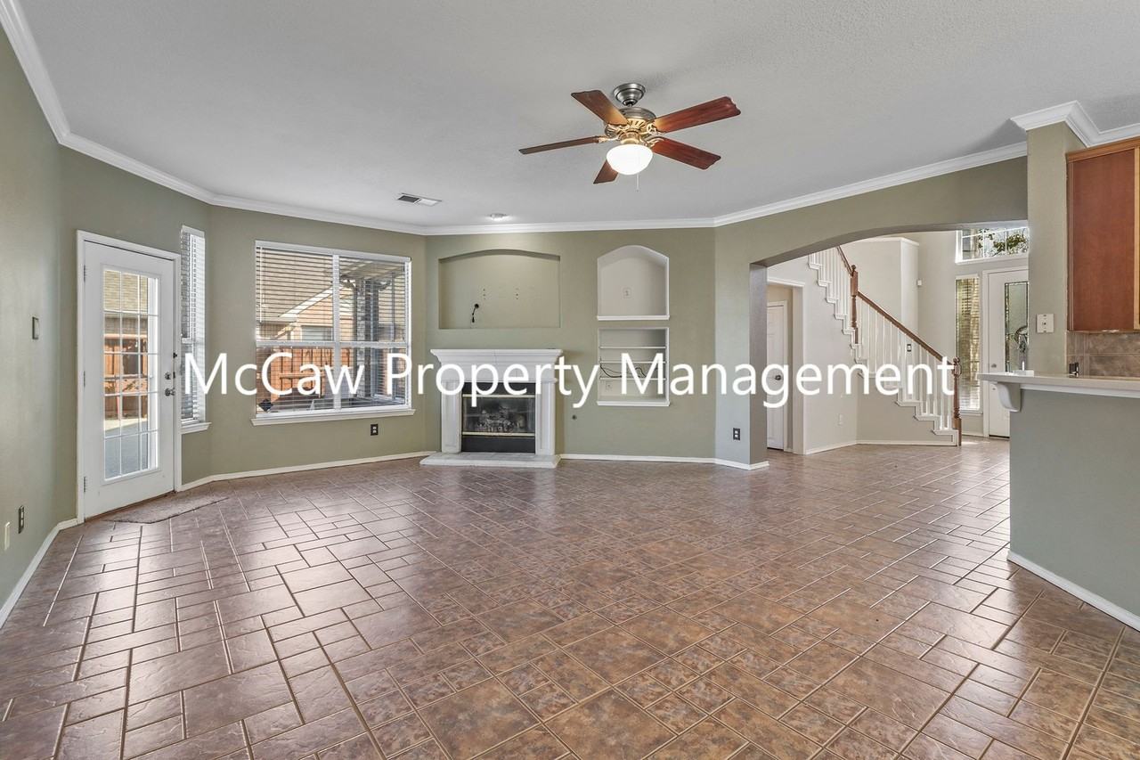 3709 Menard Dr - Photo 3 of 19