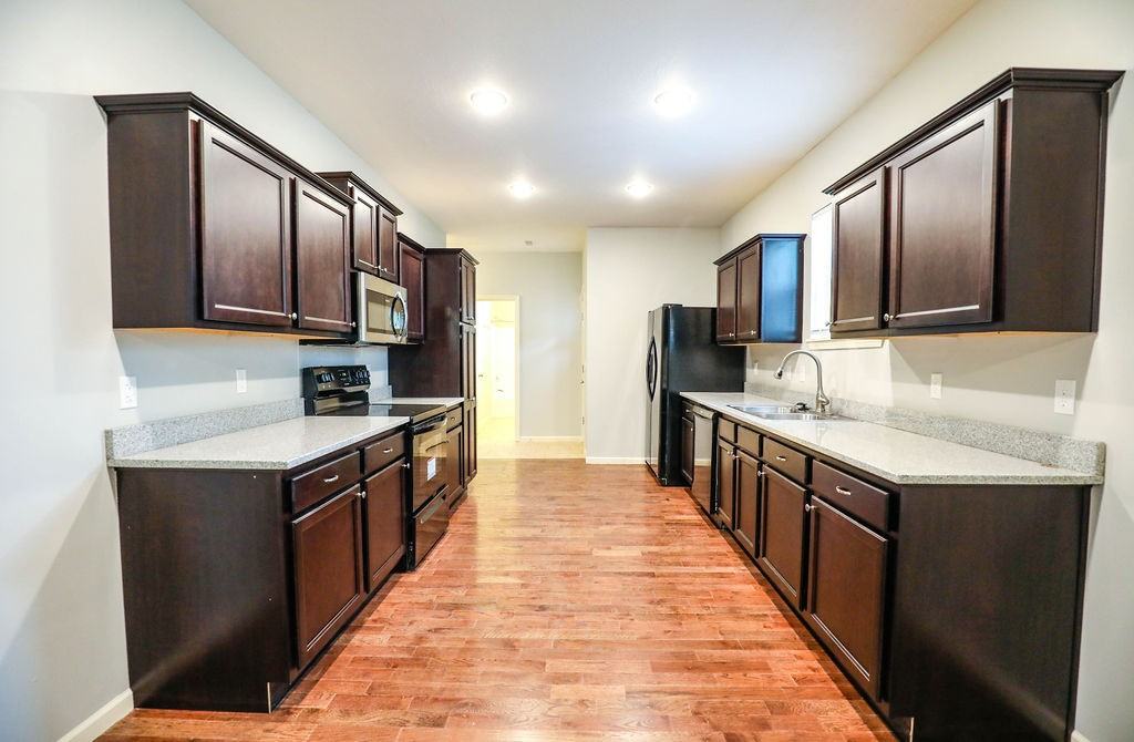 615 S Grant Ave - Photo 2 of 17