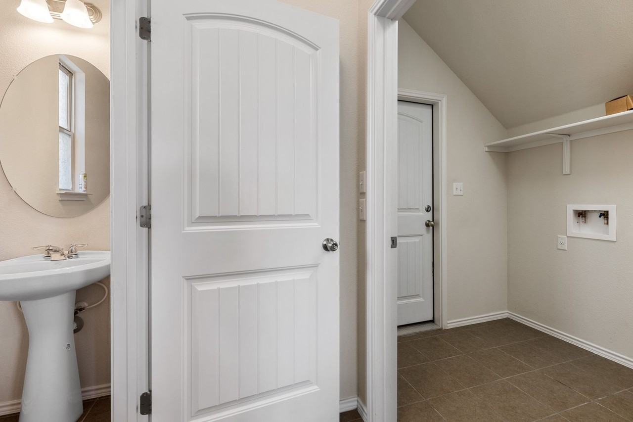 1028 Chad Loop - Photo 7 of 16