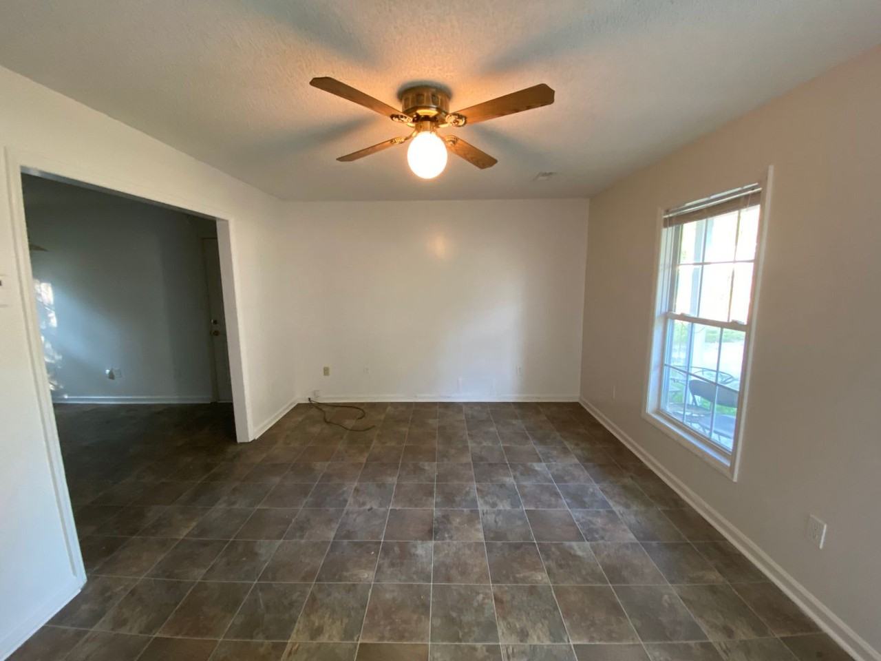 108 Amesbury Rd - Photo 2 of 15