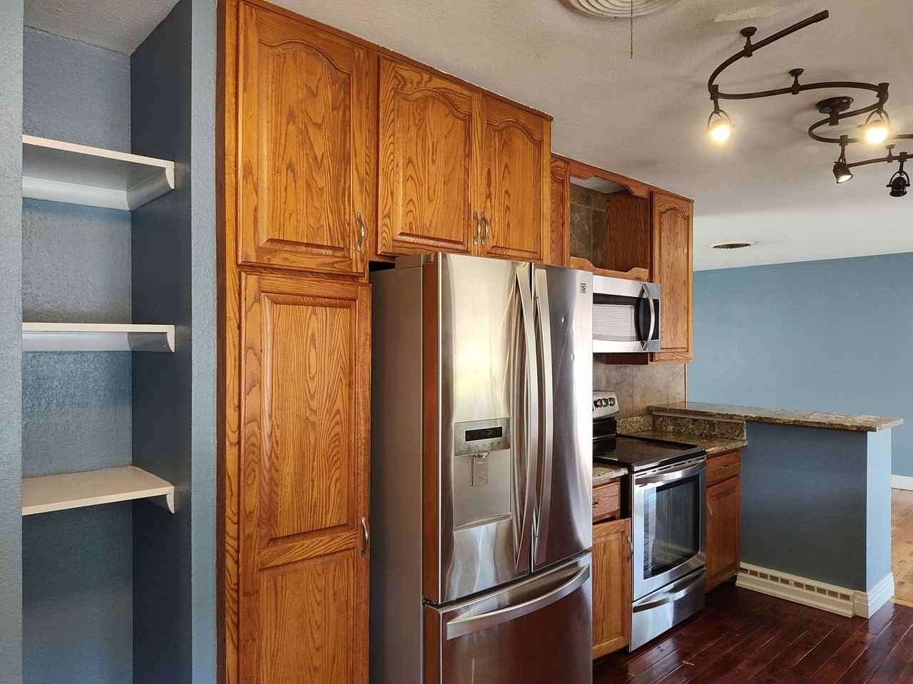 3010 Country Club Dr - Photo 6 of 25