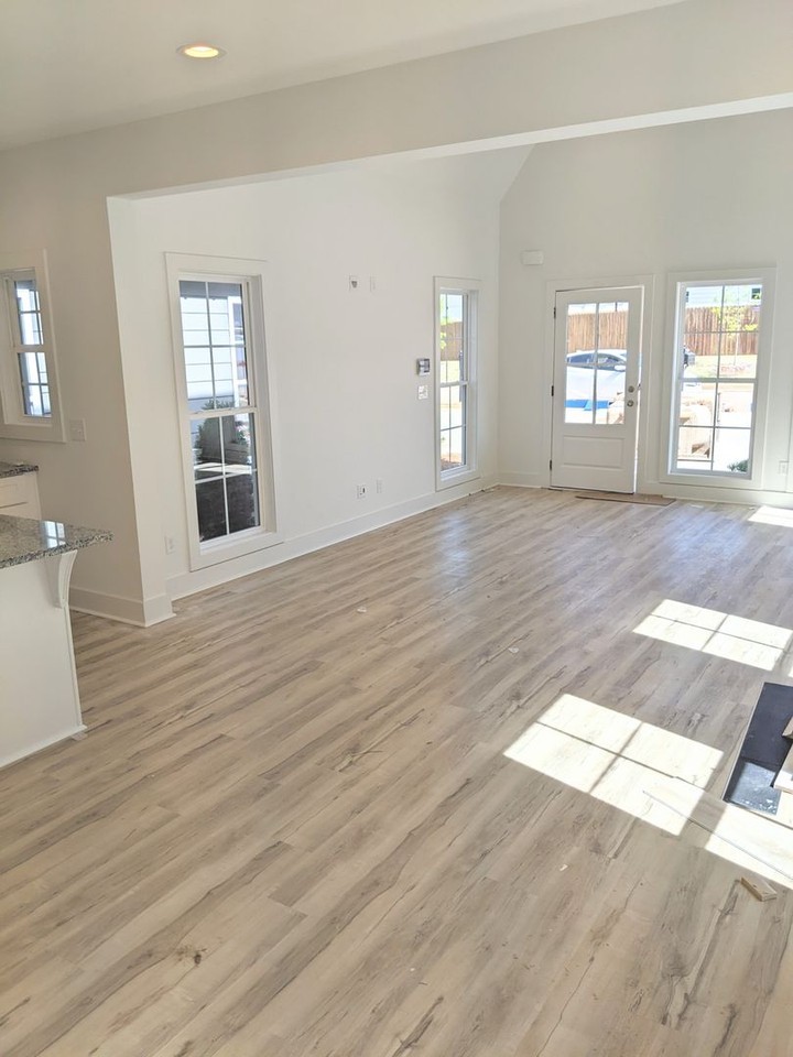 1180 Burrow Cir - Photo 5 of 19