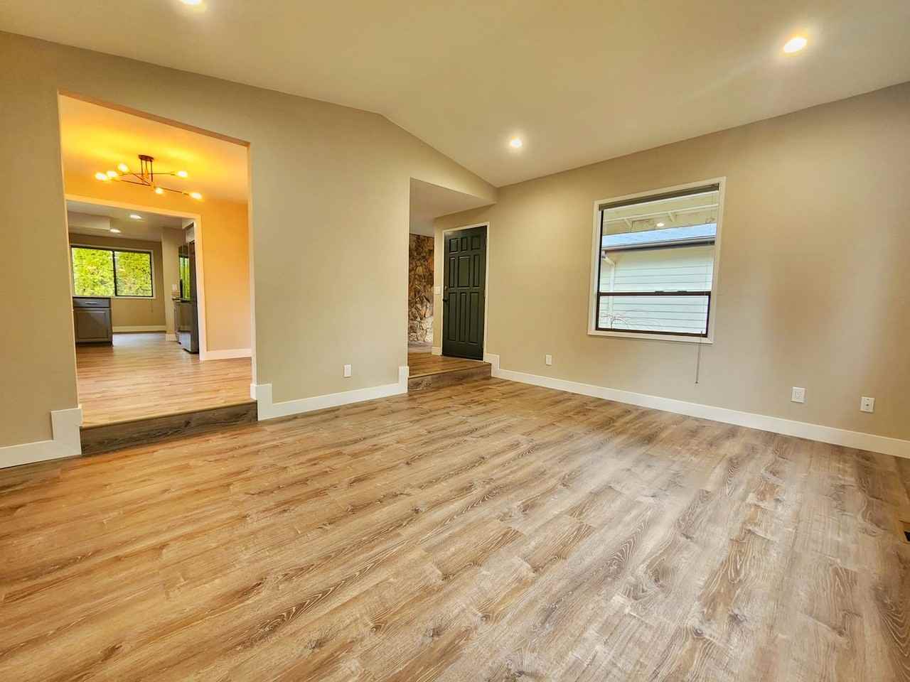 13629 133rd Ave Ne - Photo 3 of 17