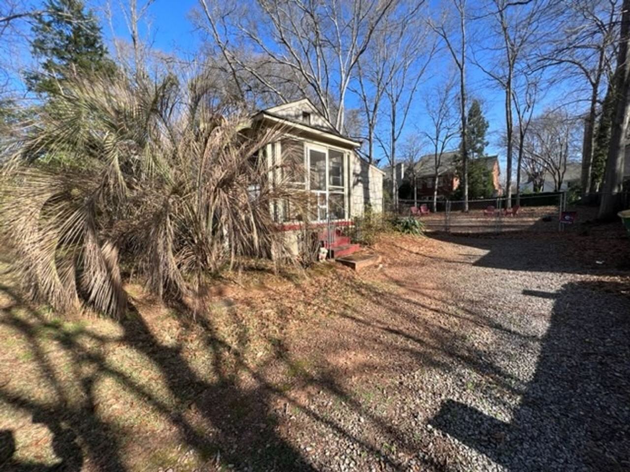 155 Greenwood Dr - Photo 4 of 12