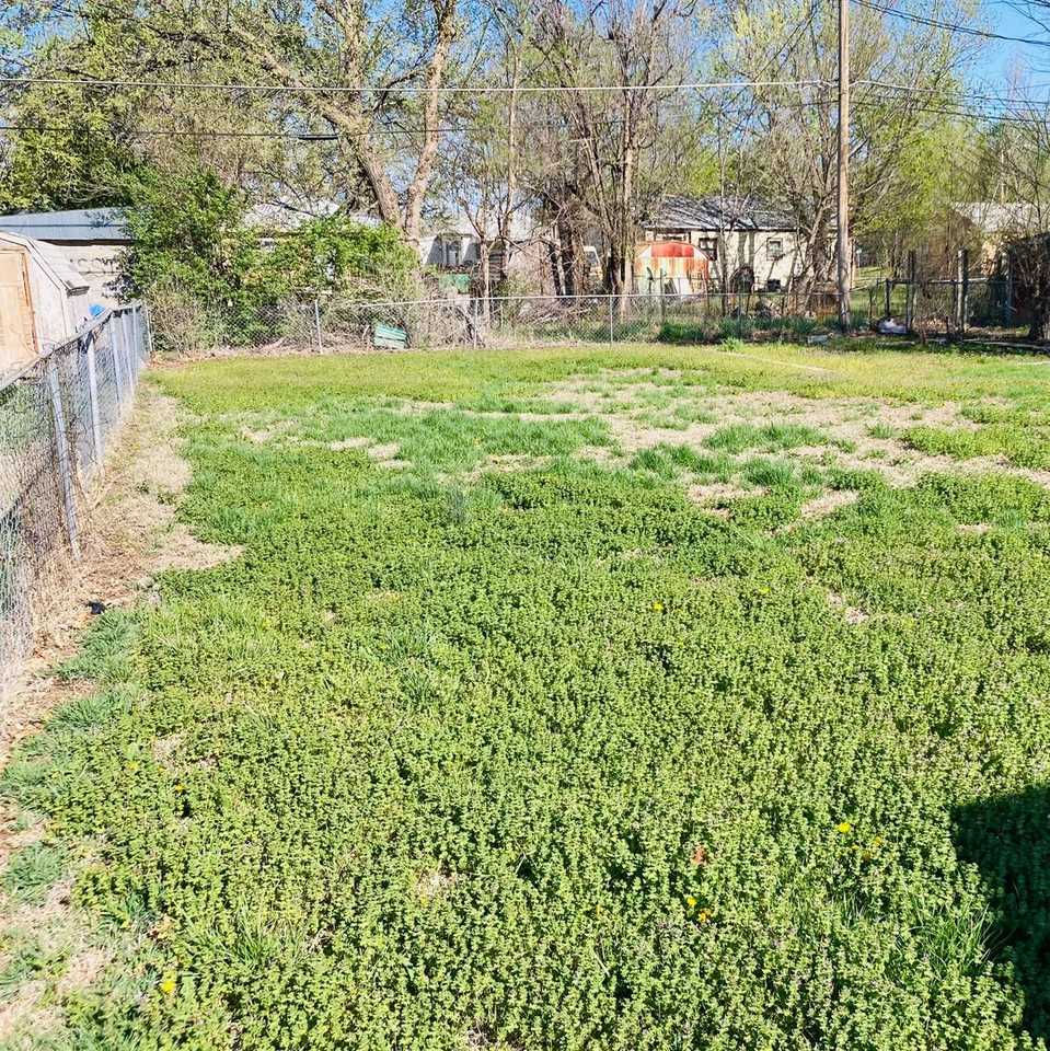 1111 N Eisenhower Dr - Photo 2 of 11