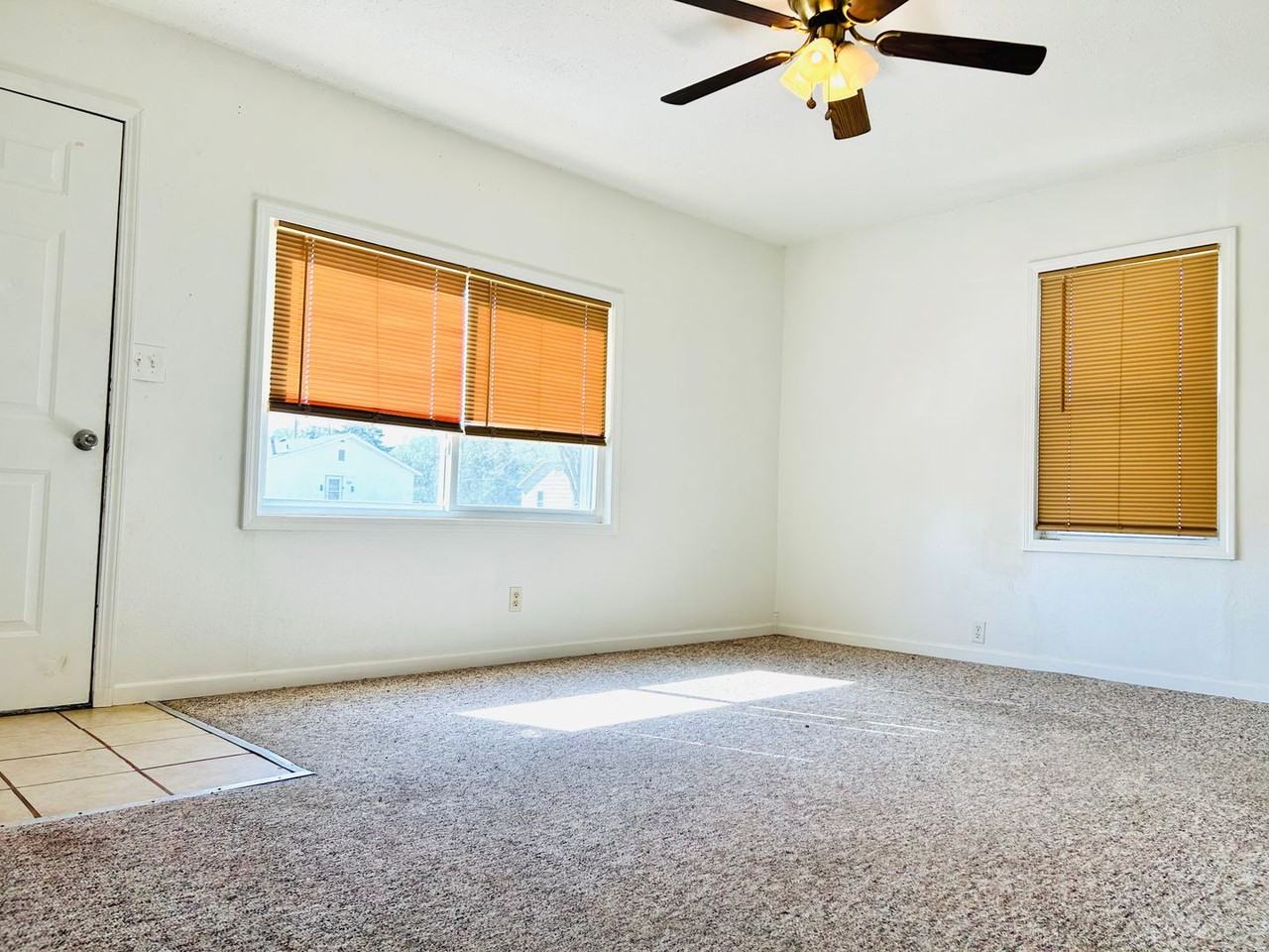 1111 N Eisenhower Dr - Photo 4 of 11