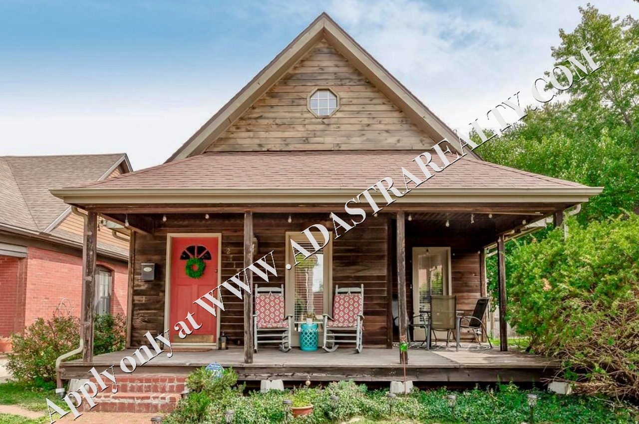 2715 Holmes St - Photo 2 of 32