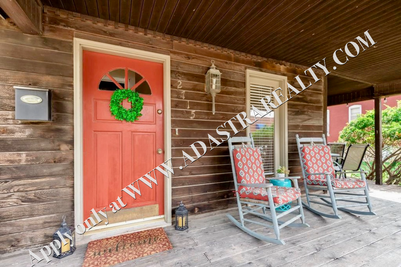 2715 Holmes St - Photo 3 of 32