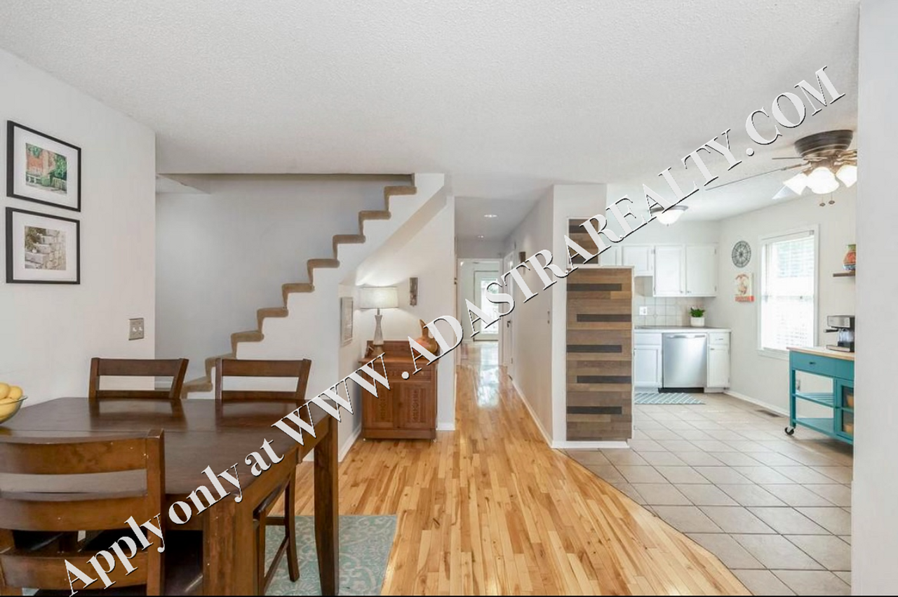 2715 Holmes St - Photo 5 of 32