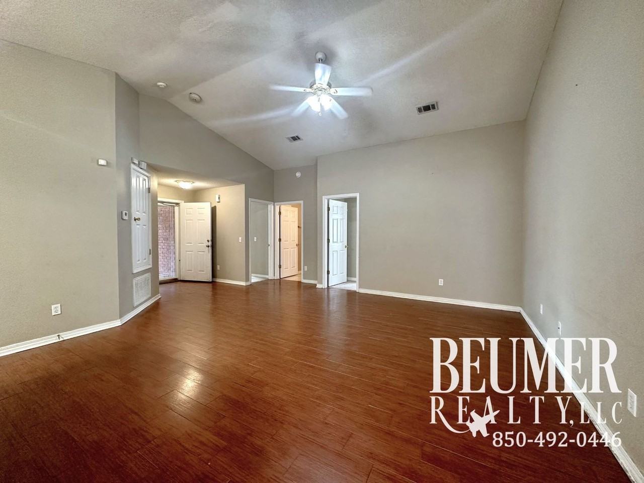 638 Batten Blvd - Photo 2 of 29