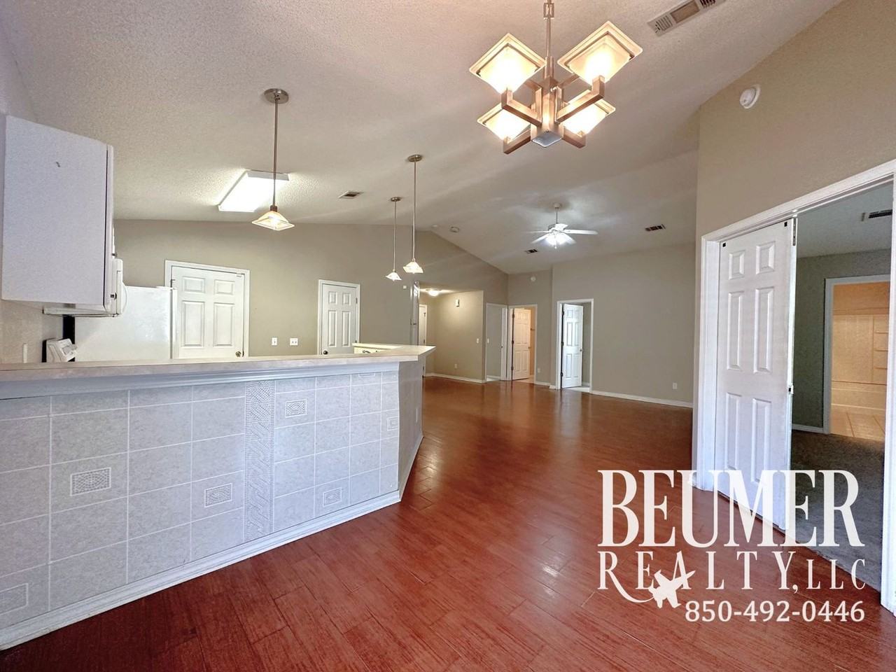 638 Batten Blvd - Photo 3 of 29